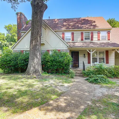 Stay And Play In Memphis Family Home With Yard!